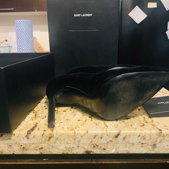 AUTHENTIC. Saint Laurent. Black Velvet 100 heels. - Picture 3 of 3